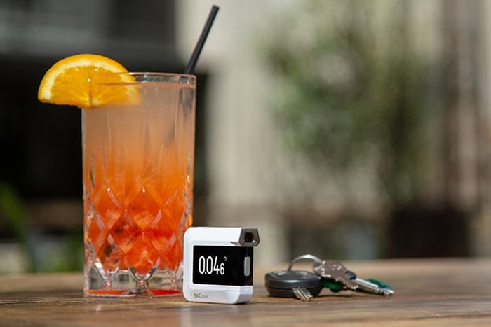 BACtrack C8 Portable Breathalyzer: Measure your drunkenness