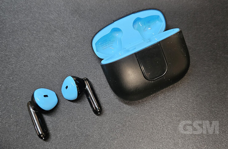 H20 Audio Ript Lite Wireless Earbuds Review: I'm a Sucker for an LCD