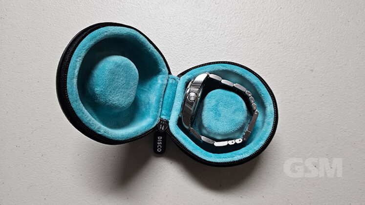Discommon Puck Travel Watch Case