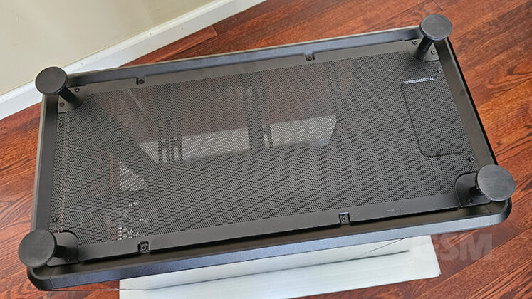 Cooler Master Masterframe 360 Panorama Case bottom